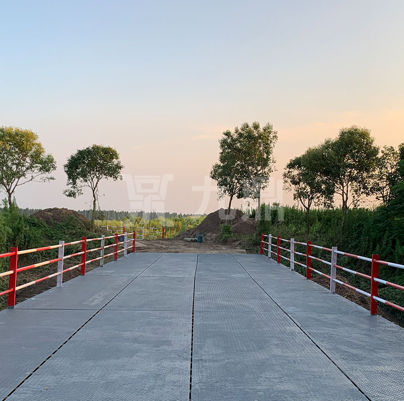 鋼便橋?qū)?gòu)件施加力提高承載能力